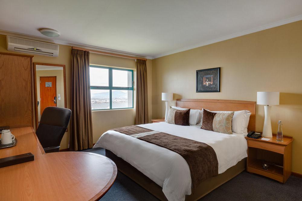 Protea Hotel By Marriott Cape Town Tyger Valley Белвилл Экстерьер фото