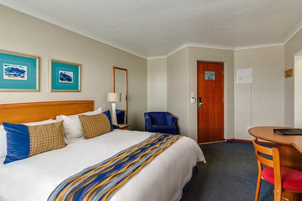 Protea Hotel By Marriott Cape Town Tyger Valley Белвилл Экстерьер фото