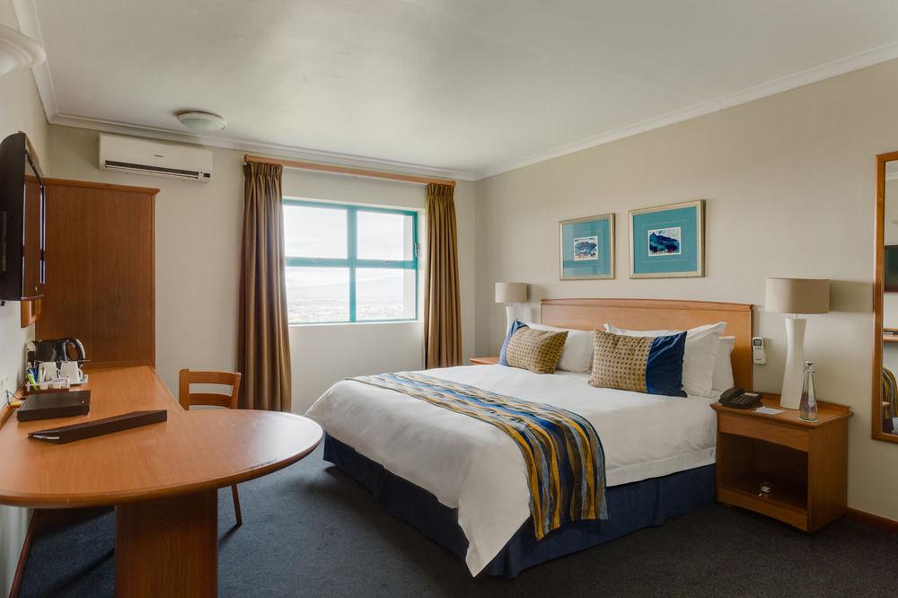 Protea Hotel By Marriott Cape Town Tyger Valley Белвилл Экстерьер фото