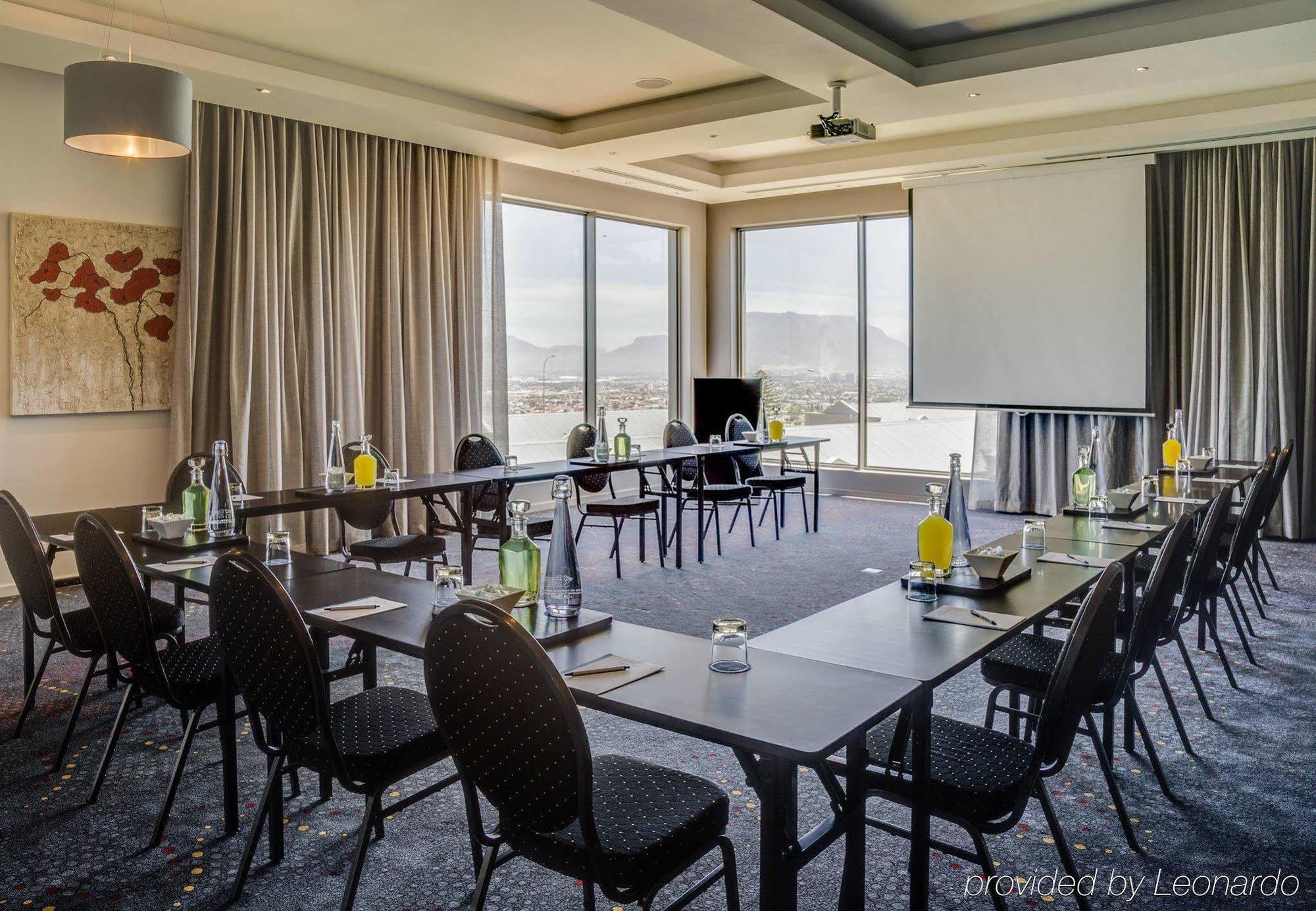 Protea Hotel By Marriott Cape Town Tyger Valley Белвилл Экстерьер фото